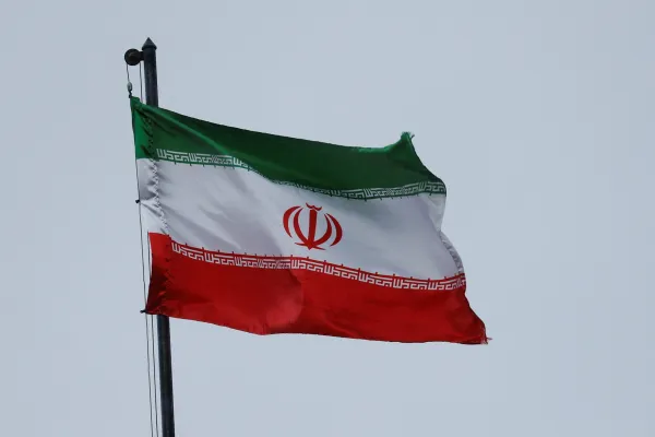علم إيران