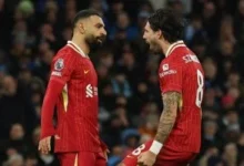 لاعبي ليفربول يحتفلون بالهدف