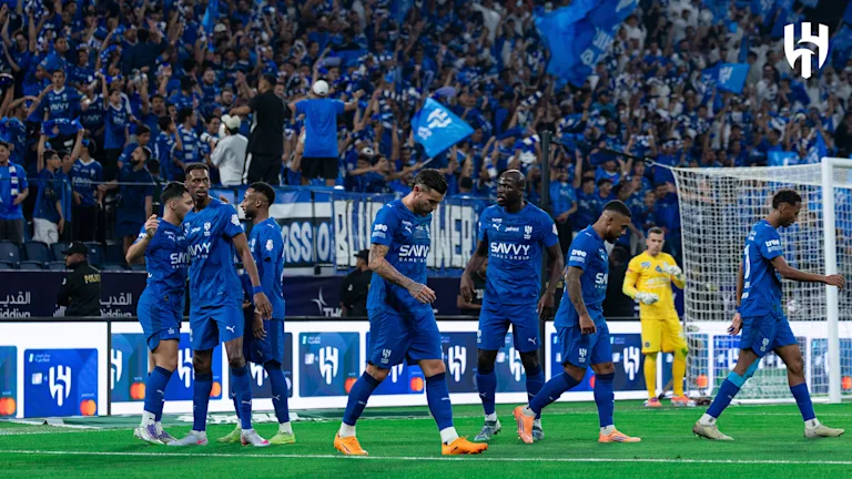 لاعبي الهلال يحتفلون بالهدف