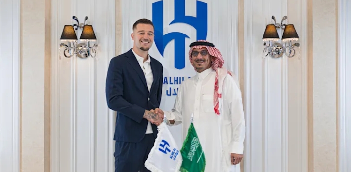 سافيتش لاعب الهلال بعد تجديد تعاقده