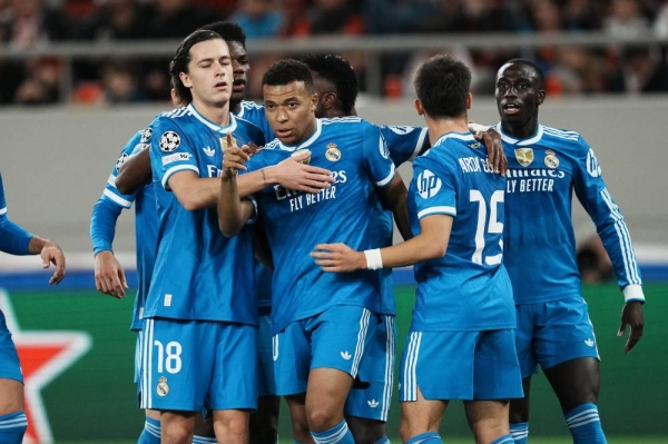 لاعبي ريال مدريد يحتفلون بالهدف