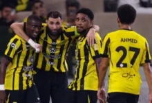 كريم بنزيما يحتفل بالهدف