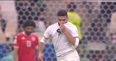 زيد قنبر يحتفل بهدف تعادل منتخب فلسطين