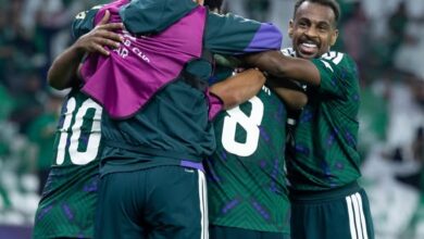 لاعبي المنتخب السعودي يحتفلون بالهدف