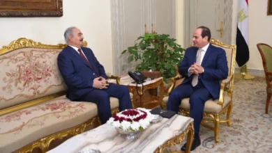 السيسي يستقبل خليفة حفتر