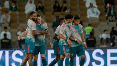 لاعبي الأهلي يحتفلون بالهدف