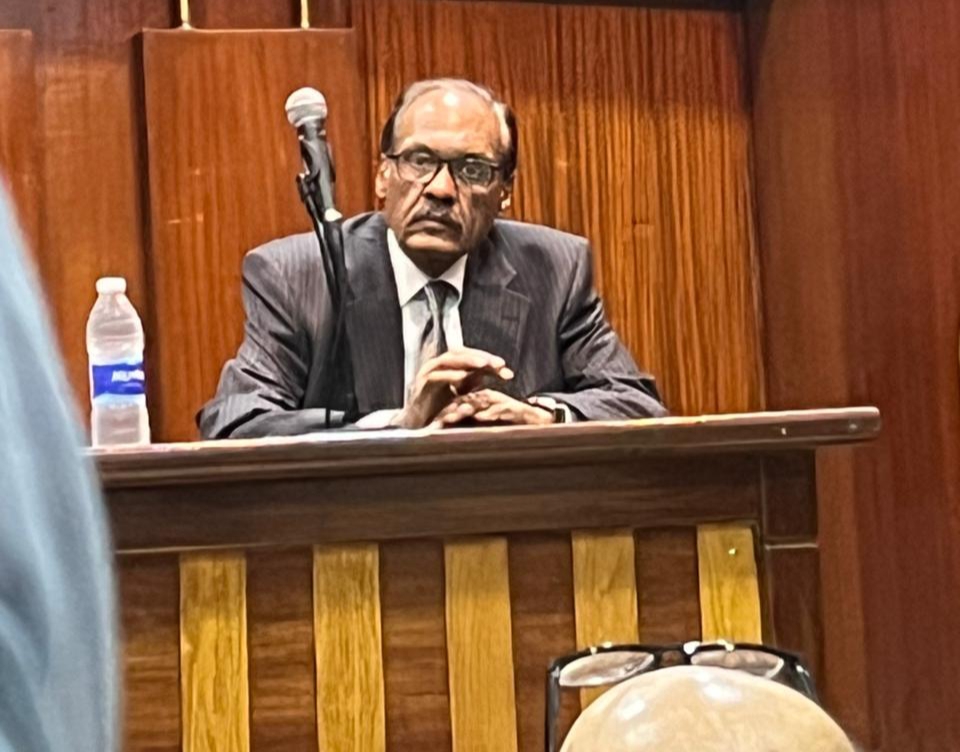 الكاتب حسن زين العابدين