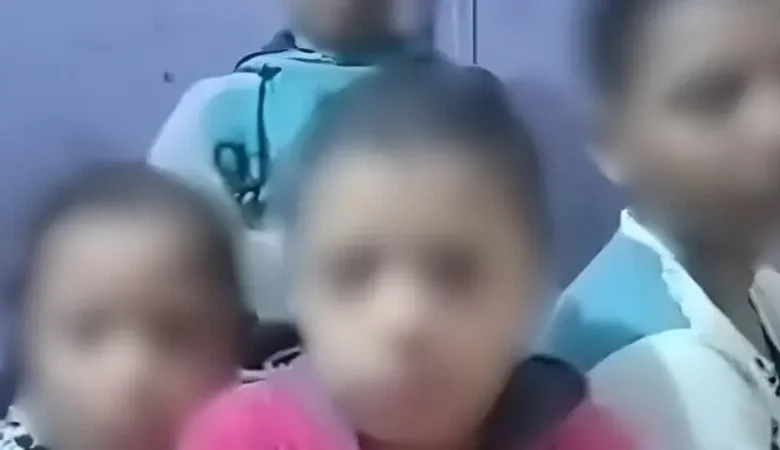 الأم و أطفالها