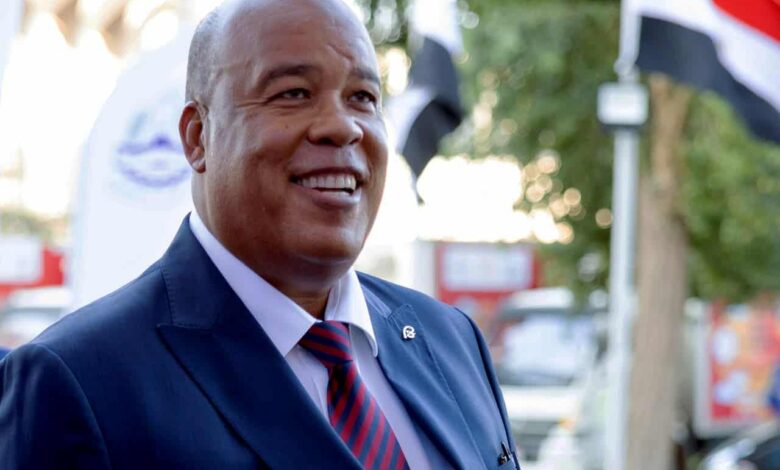 أيمن العشري