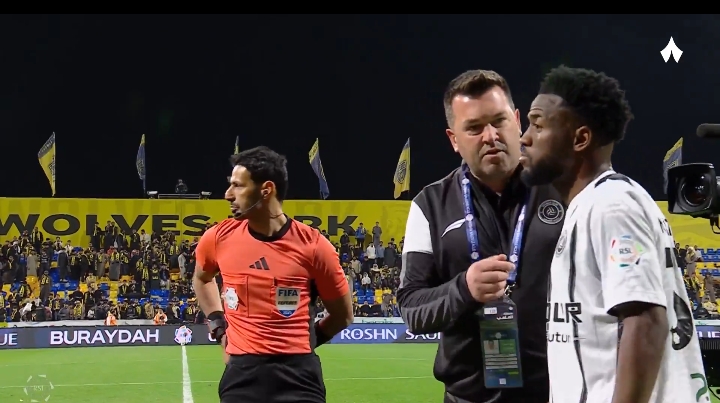 طرد لاعب الشباب عبدالله معتوق