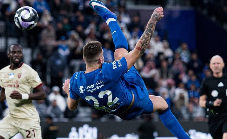 سافيتش يحرز هدف عالمي في مرمي الفيحاء