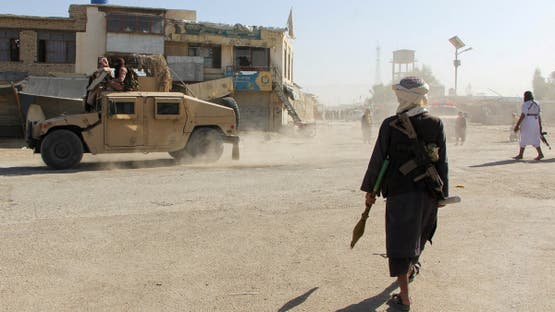 مقاتلون من طالبان علي حدود افغانستان