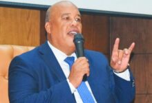 أيمن العشري غرفة القاهرة