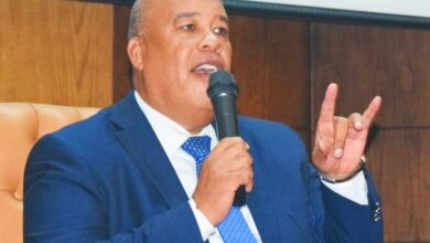 أيمن العشري غرفة القاهرة