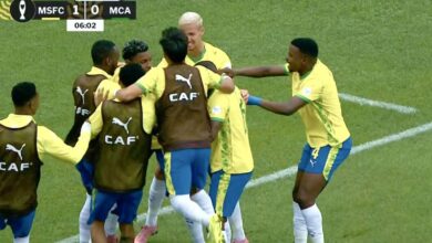 لاعبي صن داونز يحتفلون باهدف