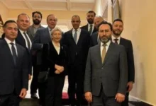 وزير الخارجية يلتقي بقادة الفكر في موسكو