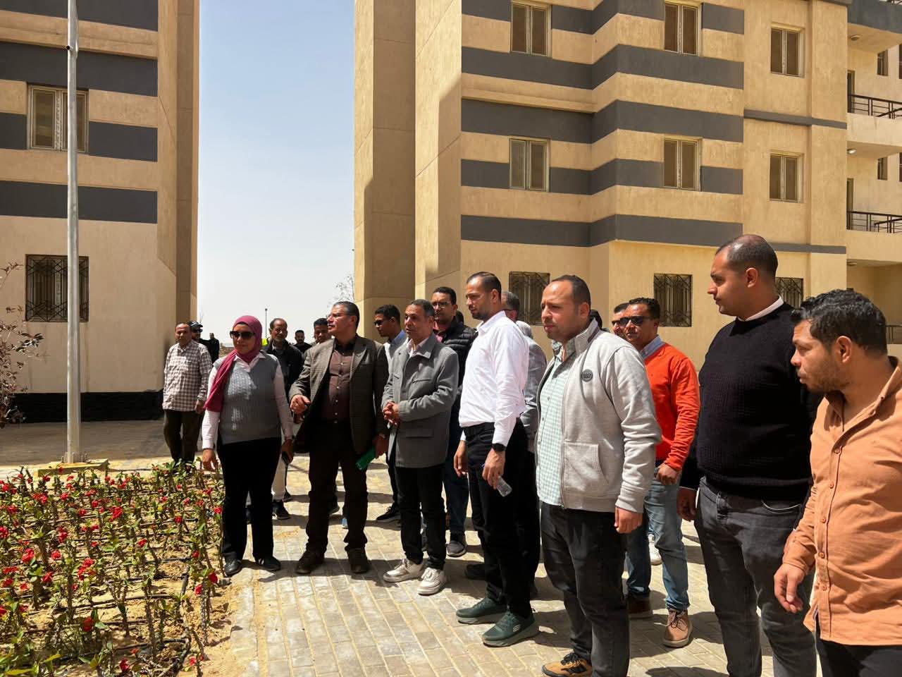 خلال متابعه المشروع