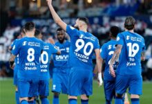 كريم بنزيما يحتفل بالهدف