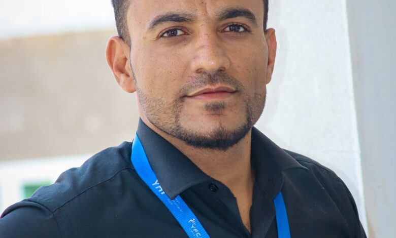 عمران عبدالله كاتب يمني 