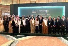 صورة جماعية عقب توقيع الإتفاقية